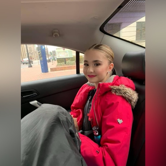 Winter/Ski OBERMEYER SIREN FAUX FUR JACKET WOMEN'S. RED/SIZE 6 - Picture 10 of 10